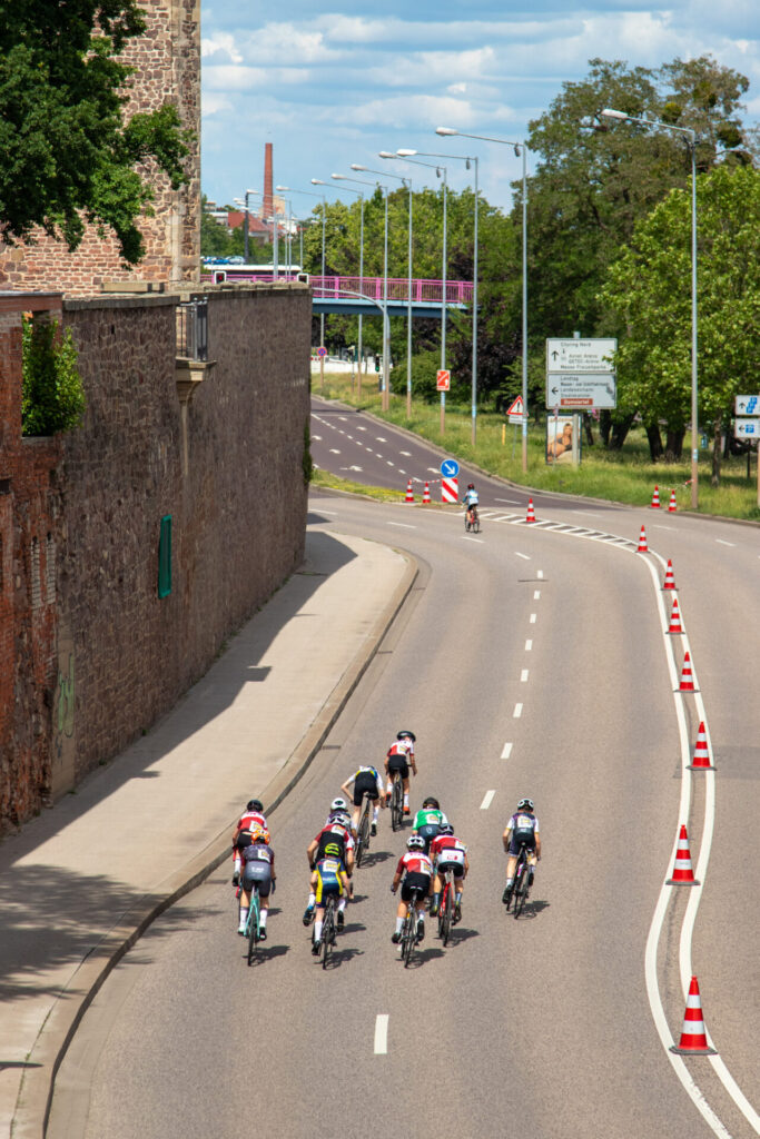 Ein U13 Peloton von oben.